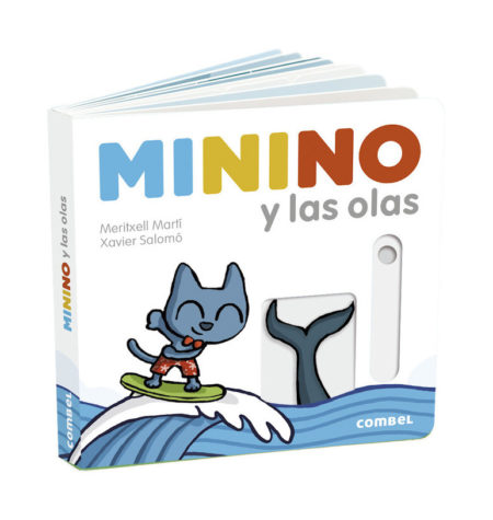 Minino y las olas.