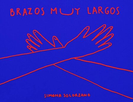 Brazos muy largos.